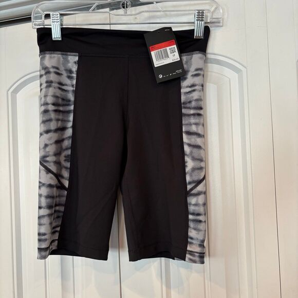 Nike Black Tight Fit Bike Shorts Size Large - Picture 1 of 6